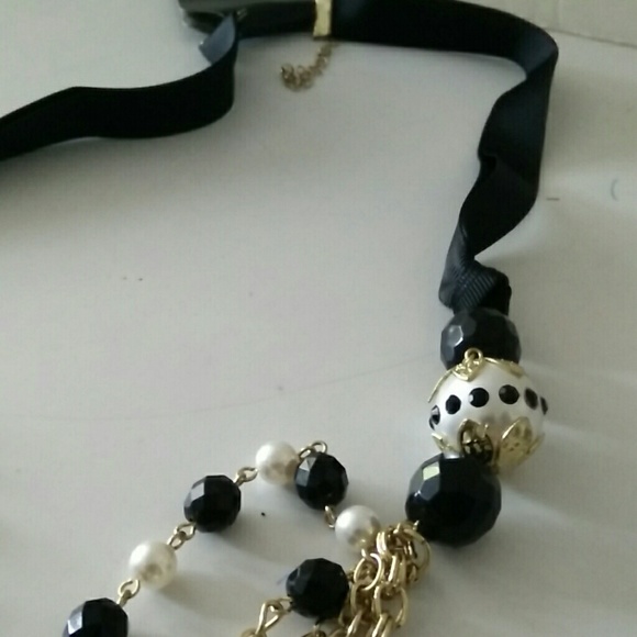 Bold statement 5 layer goldtone necklace 32" - Picture 6 of 8